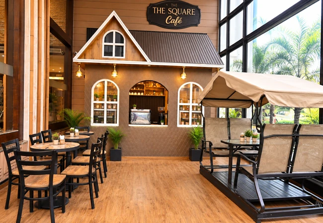 hotel_square_inn_cafe_650x450_under_100kb